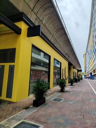 Tradehub 21 (D22), Retail #570034131